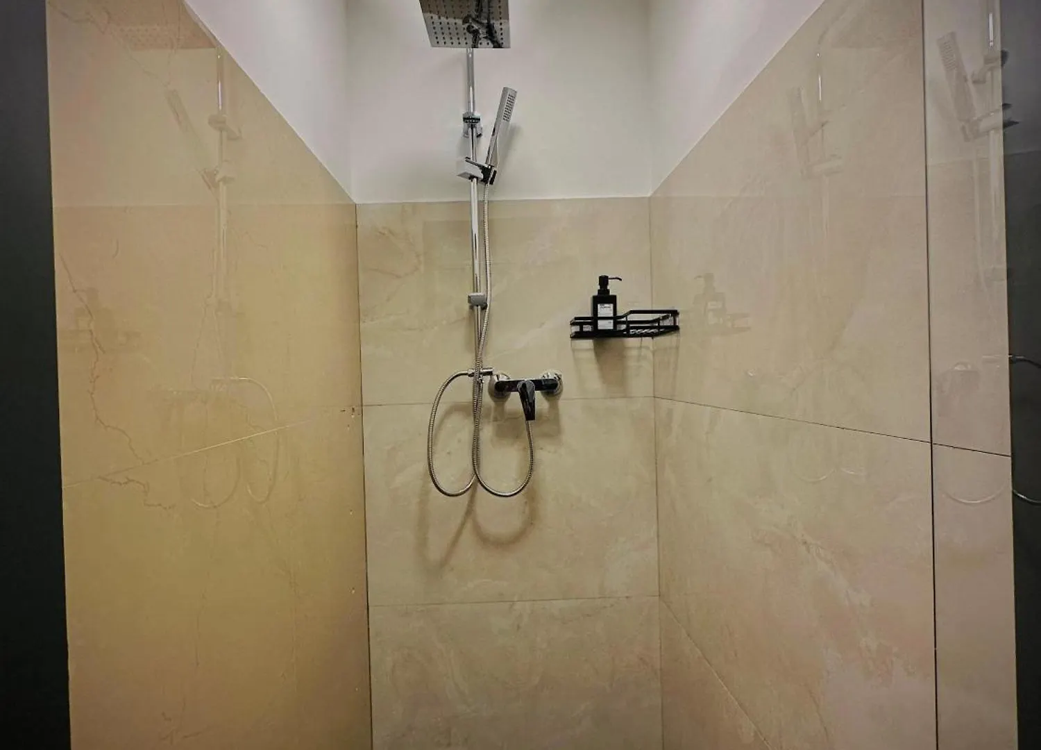 4-Br Apt, Ideal For Groups, 6-Min To Stadthalle Vídeň Apartmán