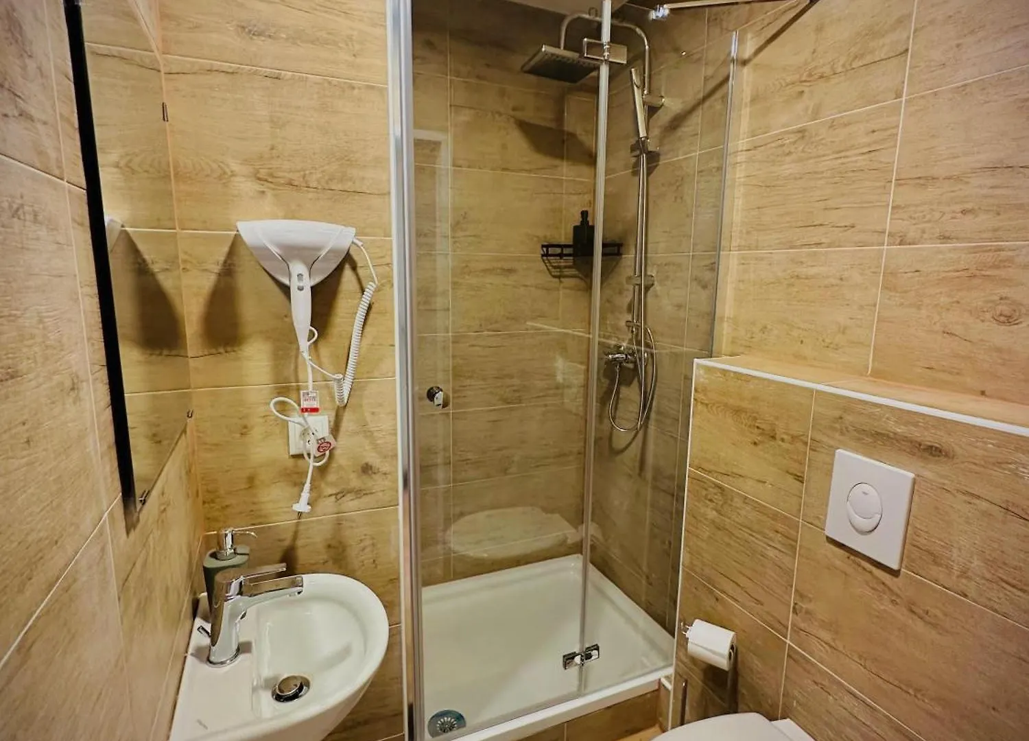 4-Br Apt, Ideal For Groups, 6-Min To Stadthalle Βιέννη